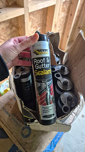 Everbuild roof gutter - 9x,